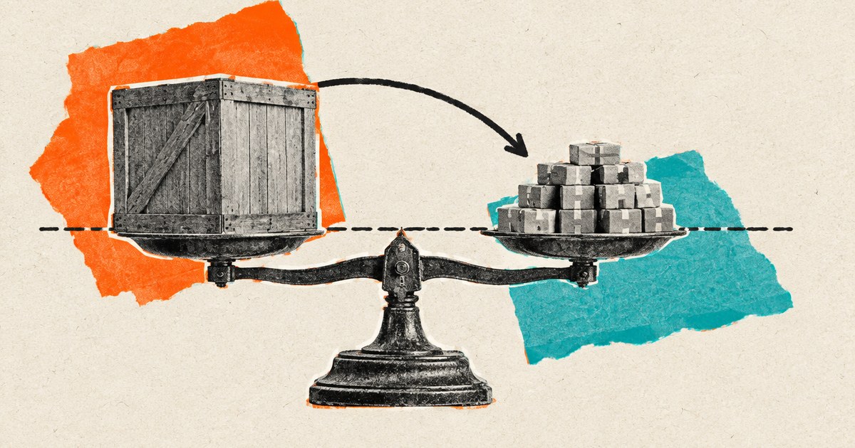 Collage: una vecchia bilancia con una grande cassa di legno su un piatto e tanti piccoli pacchi sull'altro, quasi in equilibrio
